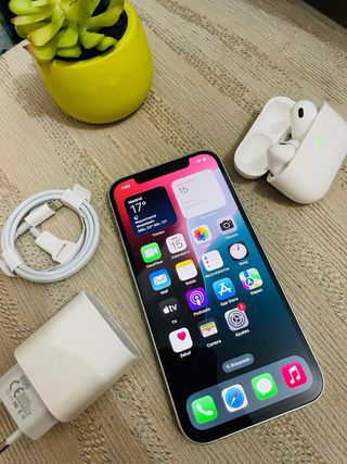 Batteria impeccabile per iPhone 12 da 128 GB al 100% + regali
 