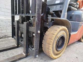 Carretilla elevadora Toyota 1500 kg Gas