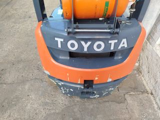 Carretilla elevadora Toyota 1500 kg Gas