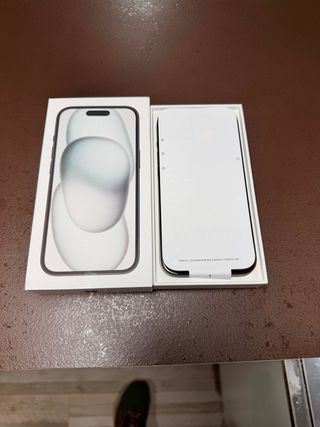 iPhone 15 Black 128GB con fattura e garanzia.