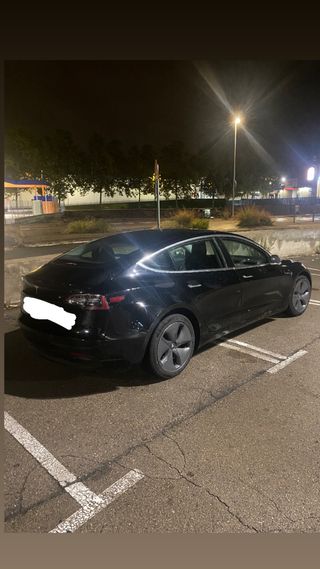 Tesla Model 3 dual motor long range 75kw