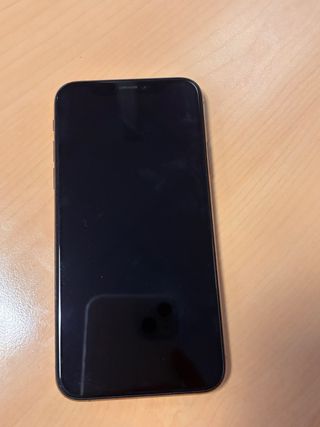 iPhone X - Custodia e cavo
