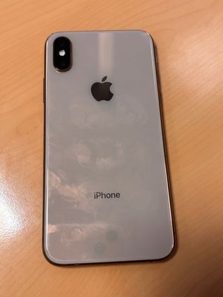 iPhone X - Custodia e cavo