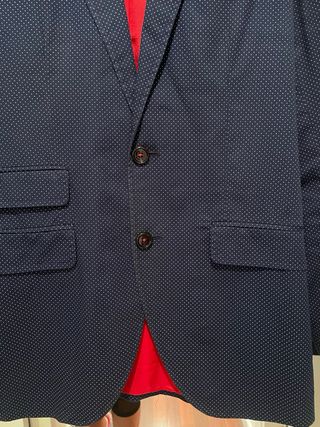 El Ganso Traje Azul con Puntos Rojos