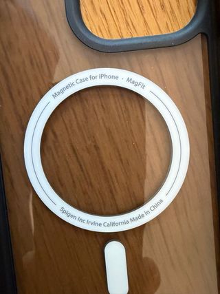 Custodia Spigen Magfit per iPhone 15 Pro Max