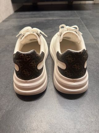 Zapatillas Guess Elba 2024 Blancas