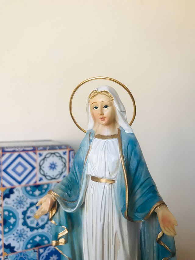 UNA VIRGEN INMACULADA