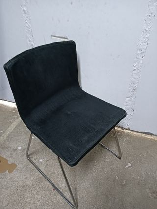 Sedia Bernhard Ikea in tessuto nero