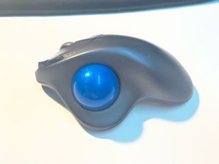 Ratón ergonómico trackball Logitech
inalinalámbric