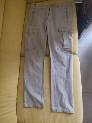Pantalón cargo Levis beige talla 33x34