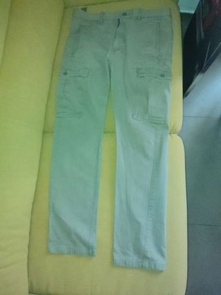 Pantalón cargo Levis beige talla 33x34