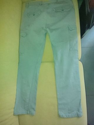Pantalón cargo Levis beige talla 33x34