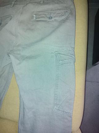 Pantalón cargo Levis beige talla 33x34