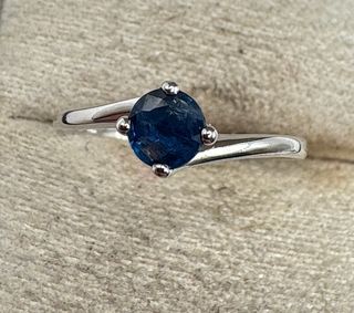 Anillo Oro 18 kt Zafiro 