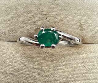 Anillo Oro 18kt esmeralda oval