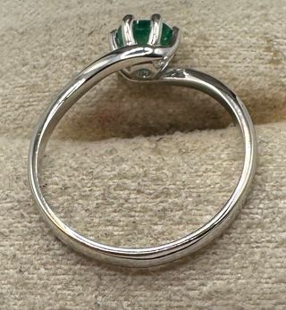 Anillo Oro 18kt esmeralda oval