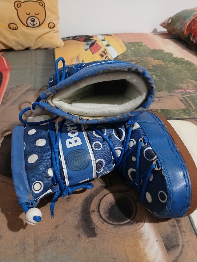 Botas de nieve azules para niños