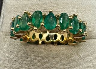Anillo Oro 18 kt esmeraldas talla pera