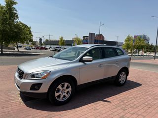 Volvo XC60 2.4D D5 AWD 5 PUERTAS 