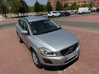 Volvo XC60 2.4D D5 AWD 5 PUERTAS 