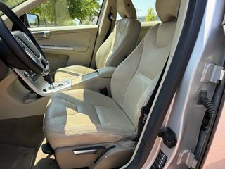 Volvo XC60 2.4D D5 AWD 5 PUERTAS 