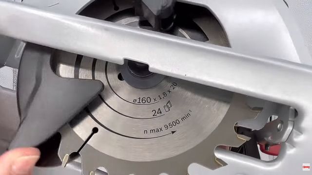 Sierra Circular Bosch Universal Circ18V-53 nueva