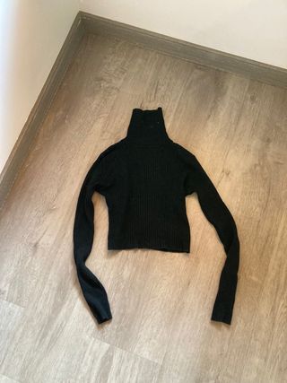 Jersey cuello alto negro
