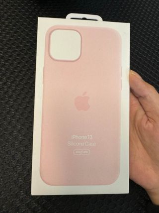 Custodia in silicone MagSafe rosa per iPhone 13