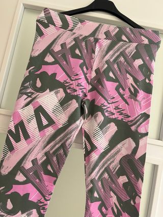 Mallas estampadas verde y rosa