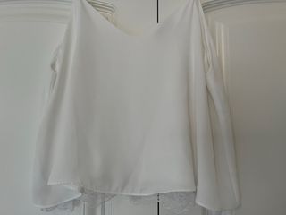 Blusa blanca con encaje Zara 