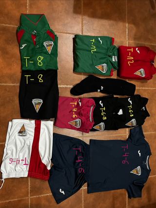 Ropa deportiva U.E. Bordeta Joma
Talla niño-4-6-8