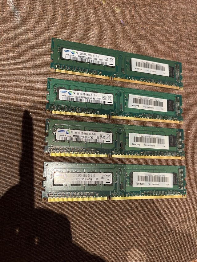 4 Memorias RAM Samsung 2GB DDR3