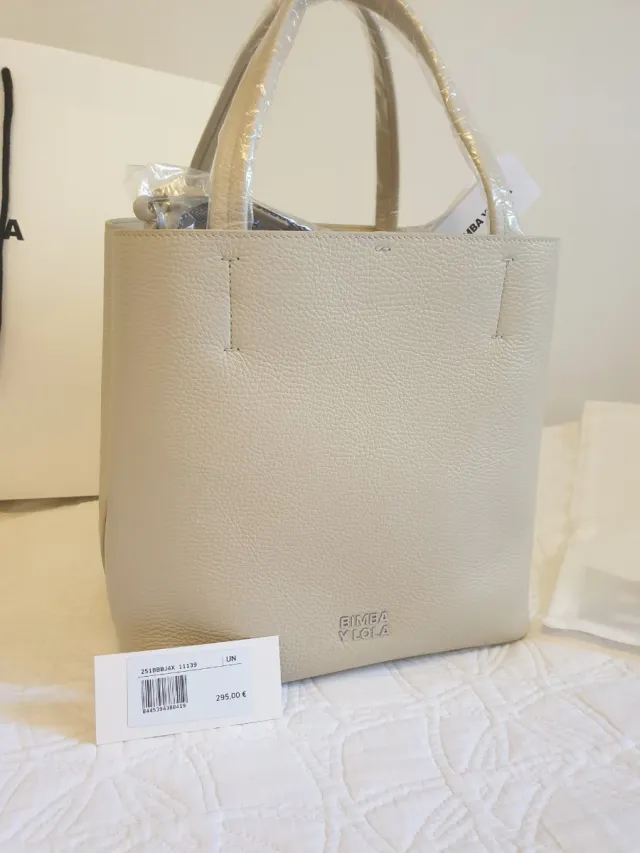 Bolso de piel Bimba y Lola. Nuevo 