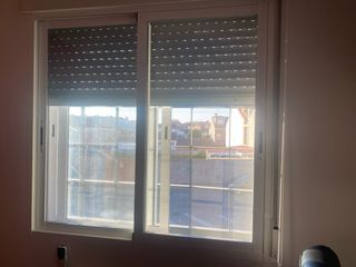Ventana corredera con persiana