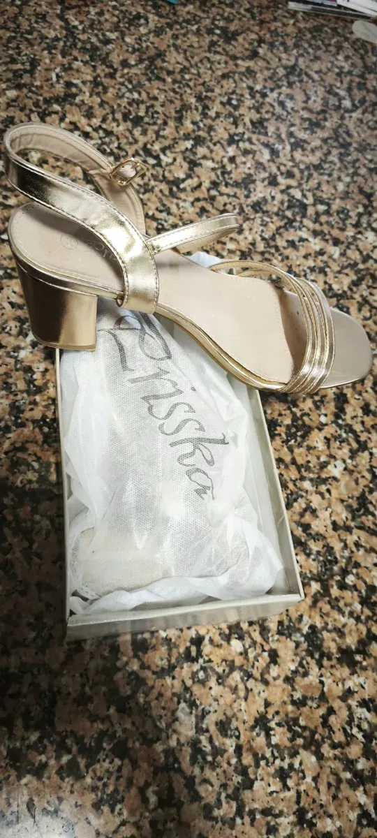 Sandalias de fiesta doradas