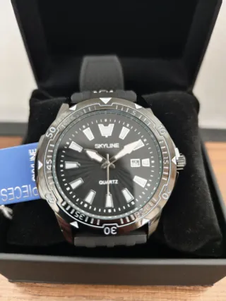 Reloj SKYLINE Negro y Plateado