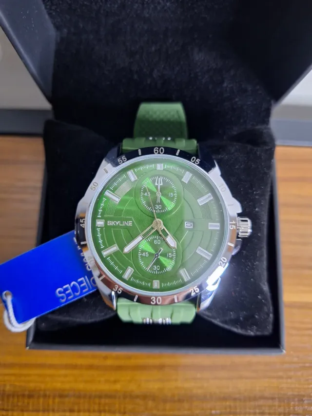 Reloj SKYLINE verde cronógrafo