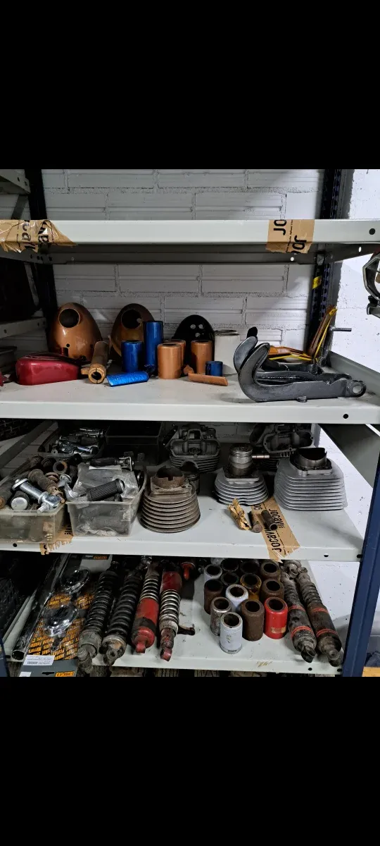 LOTE DUCATI antiguas, motos y piezas