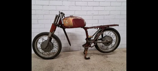 LOTE DUCATI antiguas, motos y piezas