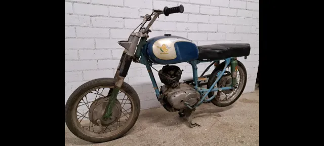 LOTE DUCATI antiguas, motos y piezas