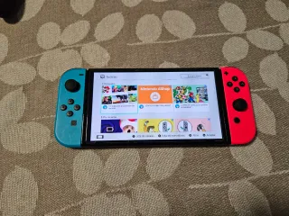 Nintendo Switch OLED.