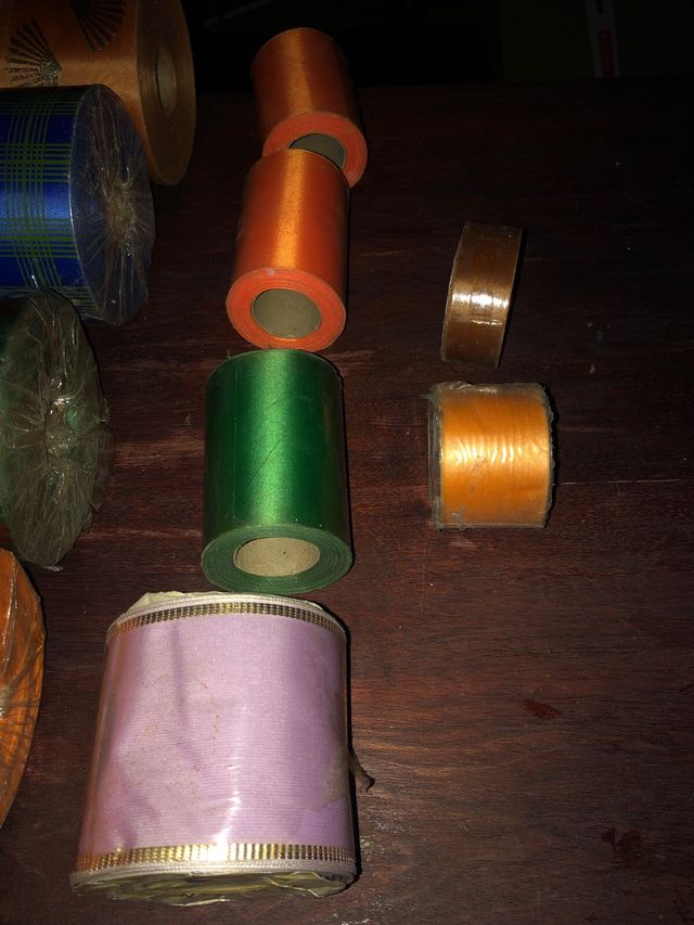 Rollos de lazos decorativos