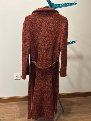Abrigo largo mujer rojo y marrón