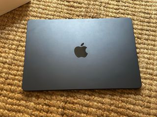 MacBook Air M2 (2022) - 8 Gb / 256 Gb - Midnight