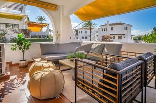 Piso en venta en Nueva Andalucía centro en Marbella