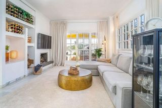 Piso en venta en Nueva Andalucía centro en Marbella