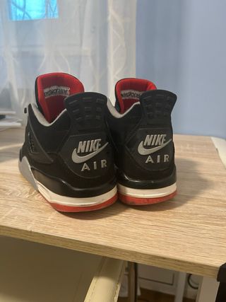 Jordan 4 Rojas/Negras