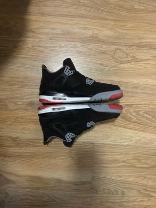 Jordan 4 Rojas/Negras
