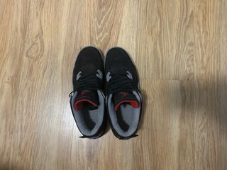 Jordan 4 Rojas/Negras