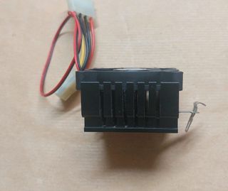 Dissipatore CPU con ventola Socket7/PGA 370 *OK*